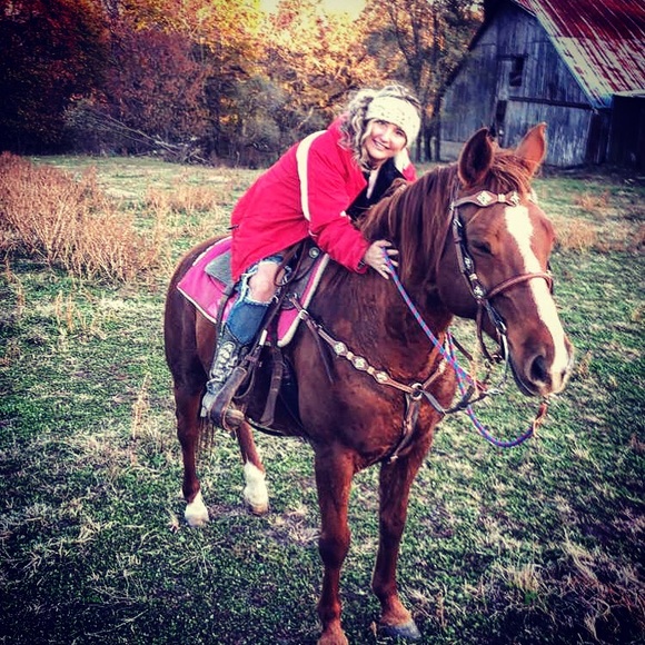 🌻Maggie 🎀👩🏼⚕️ ****Accepting all offers**** - Picture 4 of 4